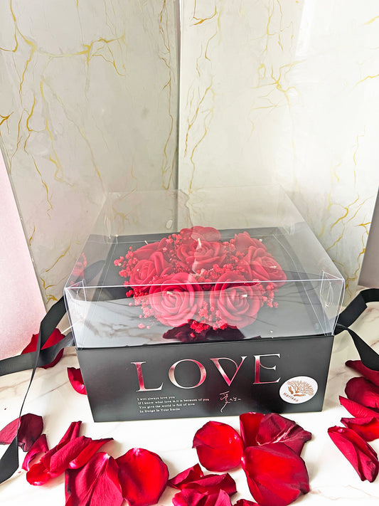 Forever Love Heart – Φυτικό Αρωματικό Μπουκέτο Καρδιά με 8 Τριαντάφυλλα