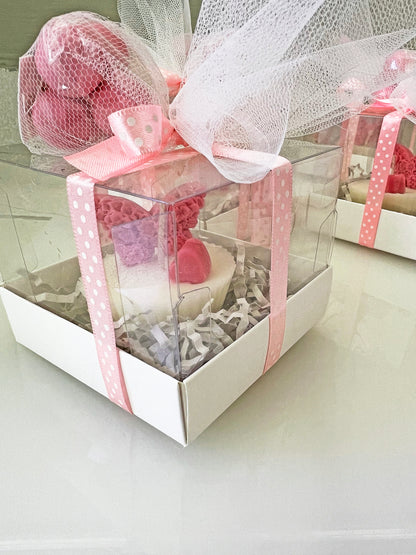 Πολυτελής Μπομπονιέρα “Πεταλούδα” – Χειροποίητο Κερί για Βάπτιση (Ροζ Luxury Δέσιμο)