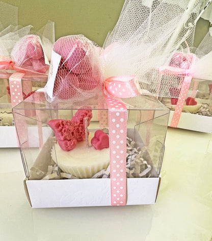 Πολυτελής Μπομπονιέρα “Πεταλούδα” – Χειροποίητο Κερί για Βάπτιση (Ροζ Luxury Δέσιμο)