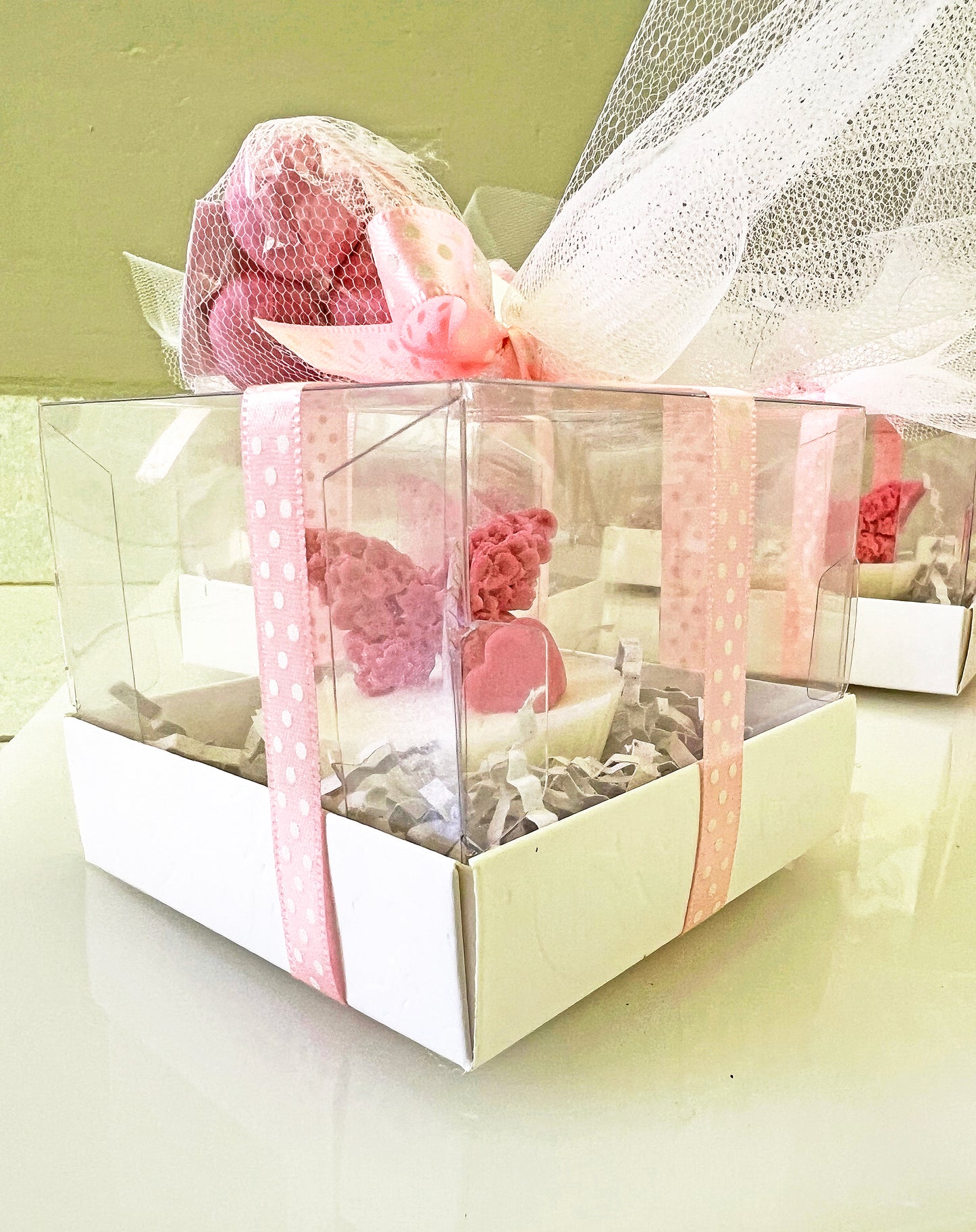 Πολυτελής Μπομπονιέρα “Πεταλούδα” – Χειροποίητο Κερί για Βάπτιση (Ροζ Luxury Δέσιμο)