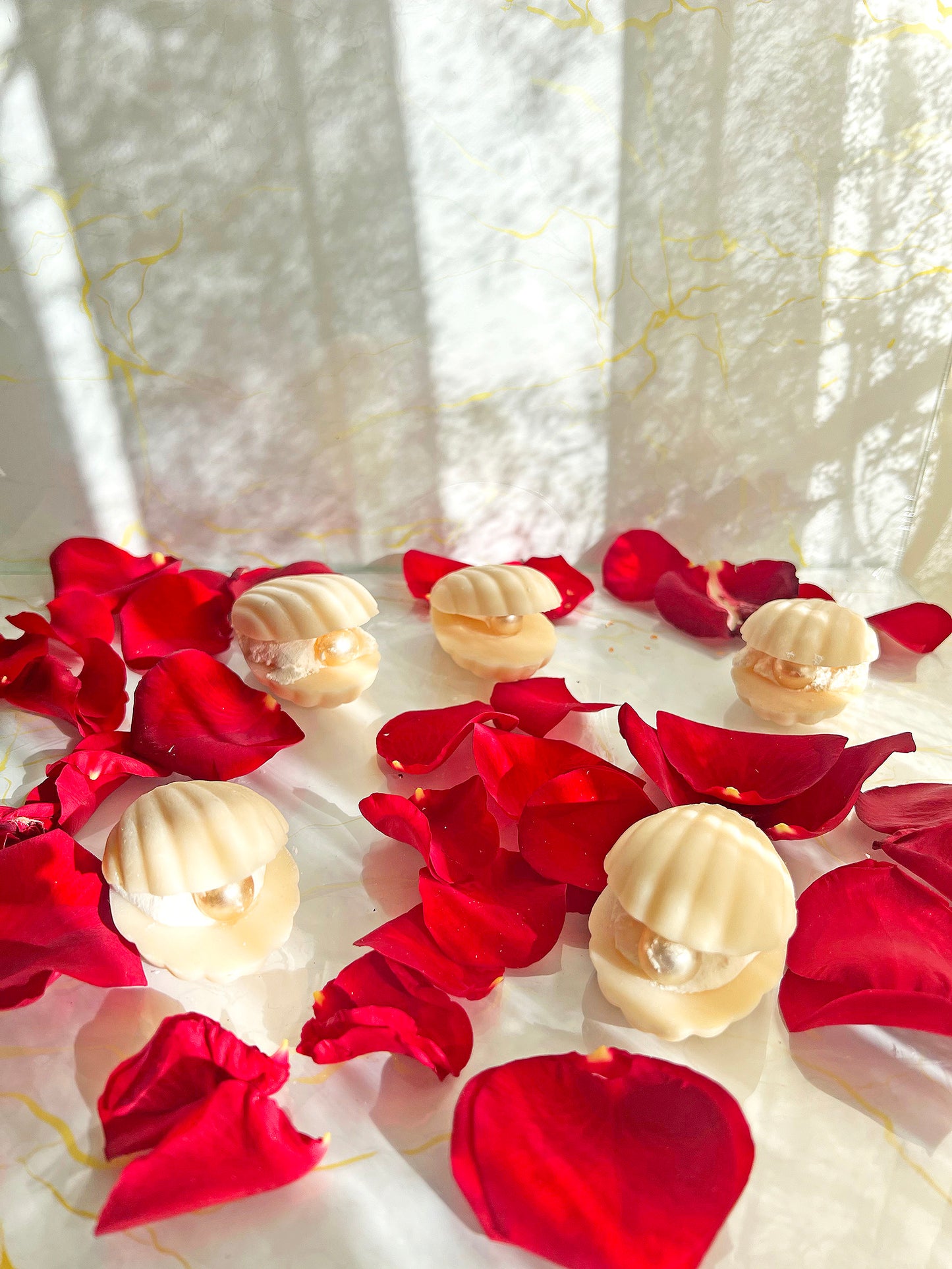 Πολυτελής Μπομπονιέρα “Κοχύλι Μαργαρίτα” – Χειροποίητο Exclusive Φυτικό Αρωματικό Κερί για Γάμο & Βάπτιση