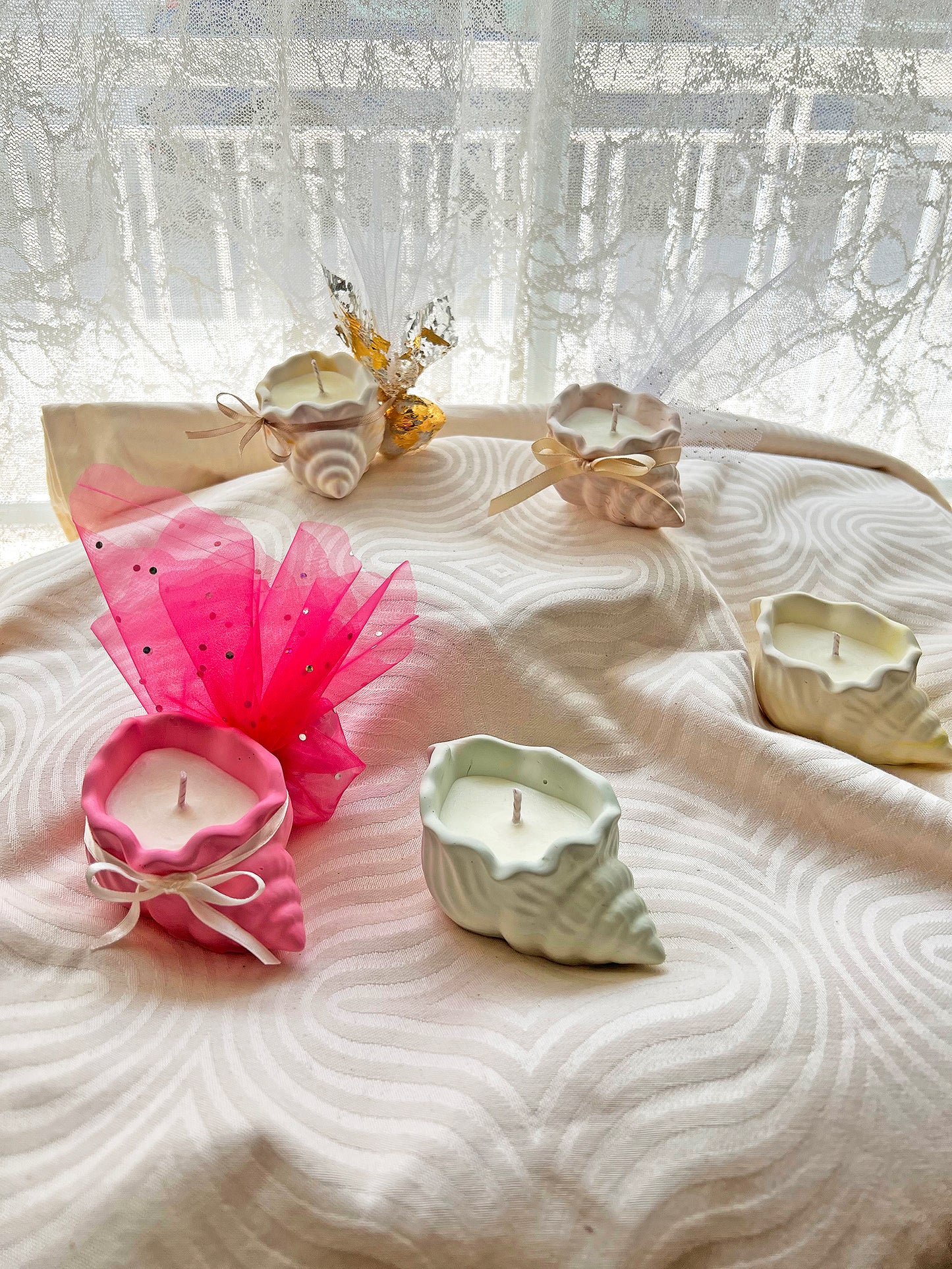 Μπομπονιέρα Luxury – Πορσελάνινο Κοχύλι με Φυτικό Κερί Σόγιας