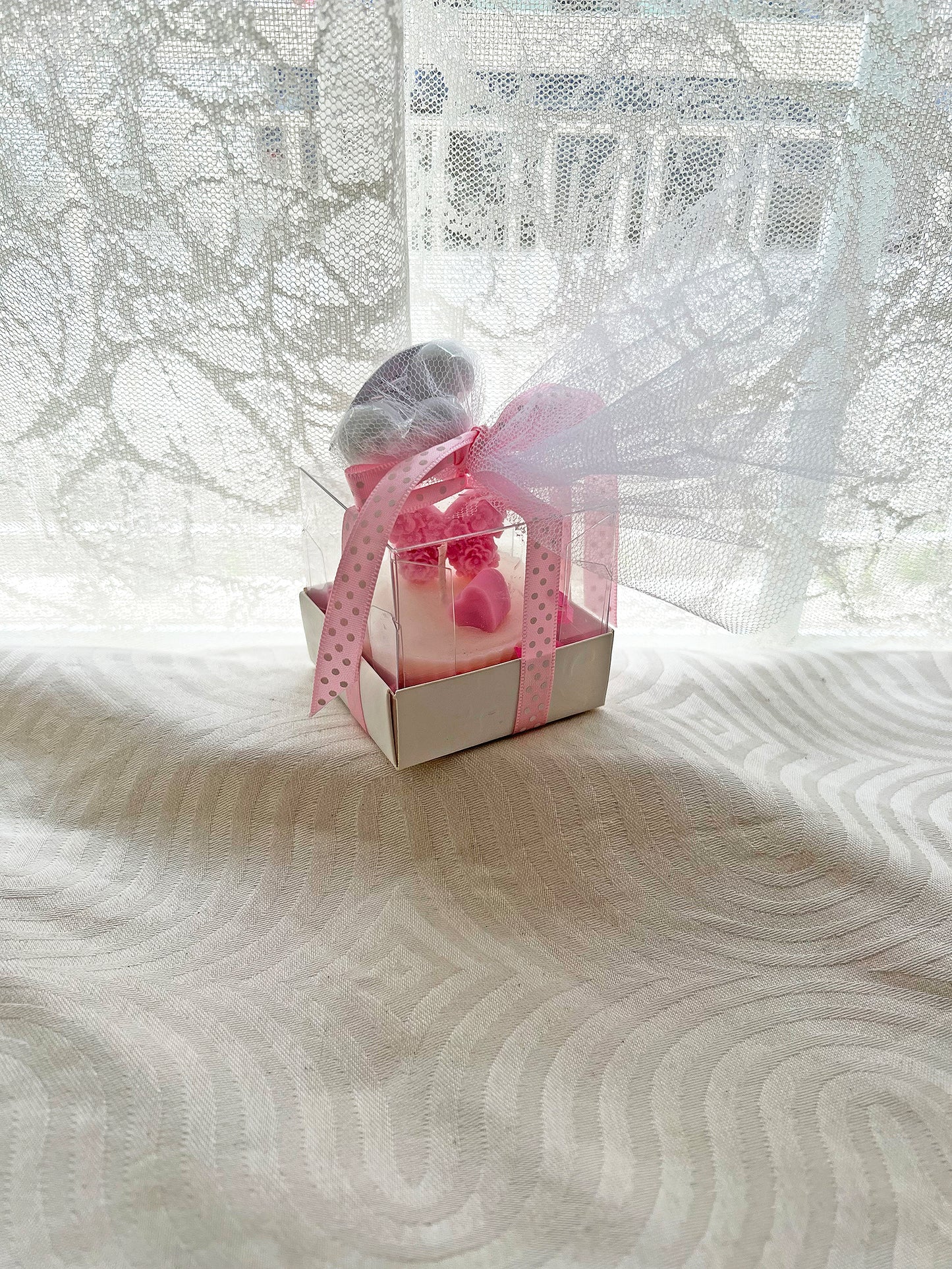 Πολυτελής Μπομπονιέρα “Πεταλούδα” – Χειροποίητο Κερί για Βάπτιση (Ροζ Luxury Δέσιμο)