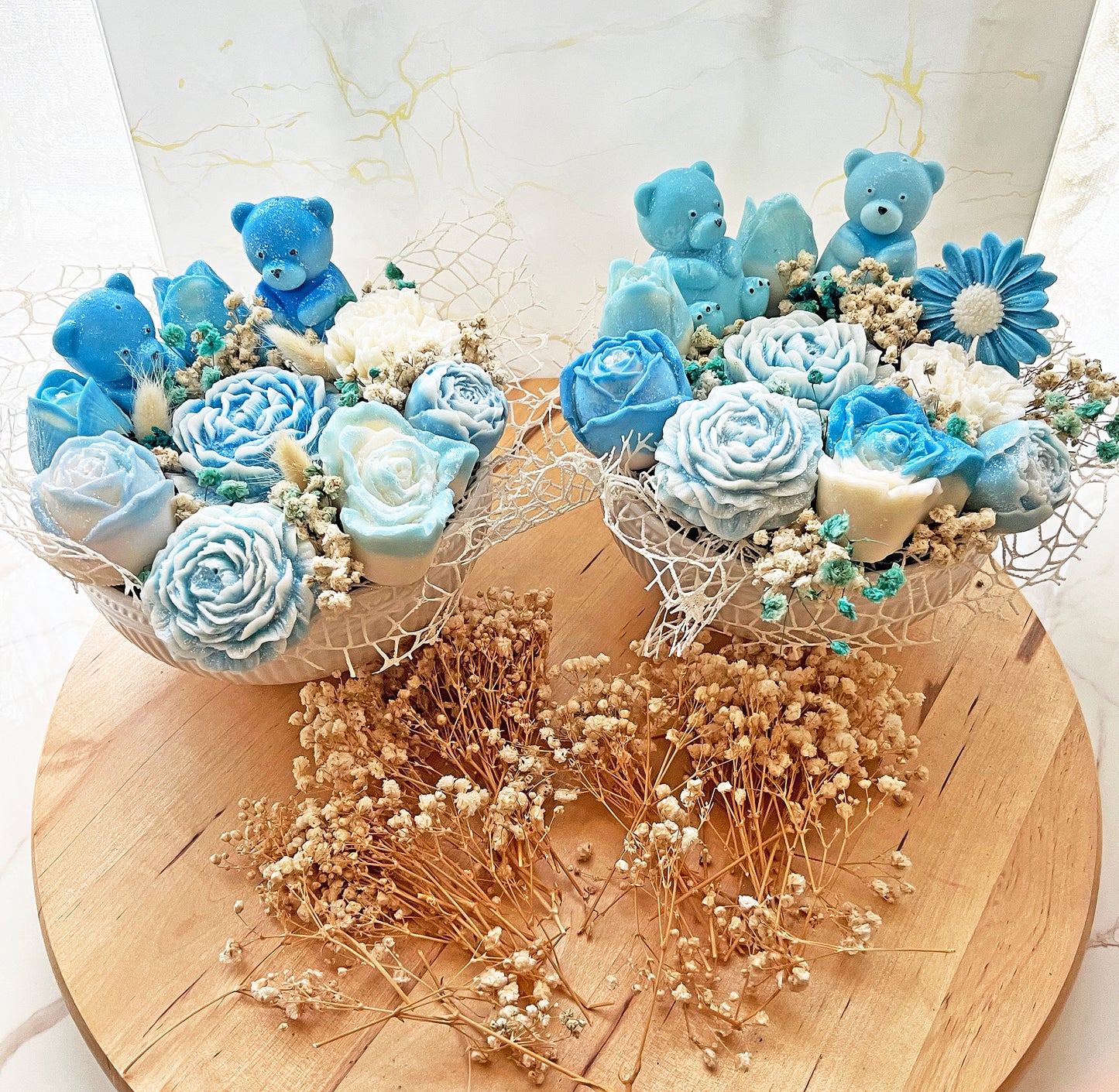 Αρωματική Κέρινη Σύνθεση “Blue Teddy Dream” – Luxury Δώρο για Νονό/Νονά, Baby Shower & Νεογέννητο