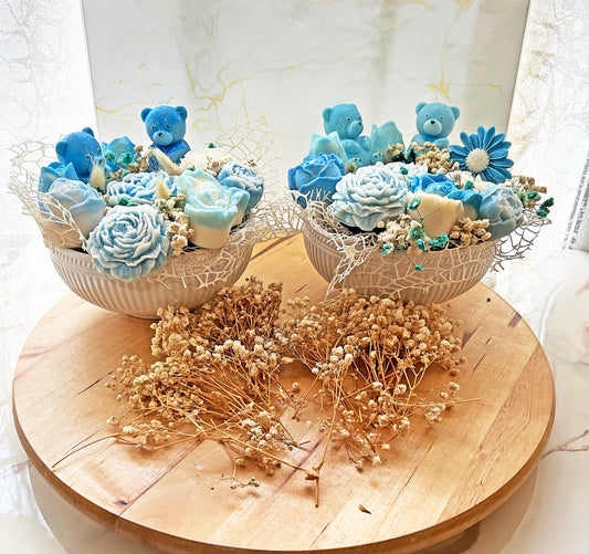 Αρωματική Κέρινη Σύνθεση “Blue Teddy Dream” – Luxury Δώρο για Νονό/Νονά, Baby Shower & Νεογέννητο