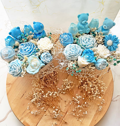 Αρωματική Κέρινη Σύνθεση “Blue Teddy Dream” – Luxury Δώρο για Νονό/Νονά, Baby Shower & Νεογέννητο