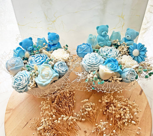Αρωματική Κέρινη Σύνθεση “Blue Teddy Dream” – Luxury Δώρο για Νονό/Νονά, Baby Shower & Νεογέννητο