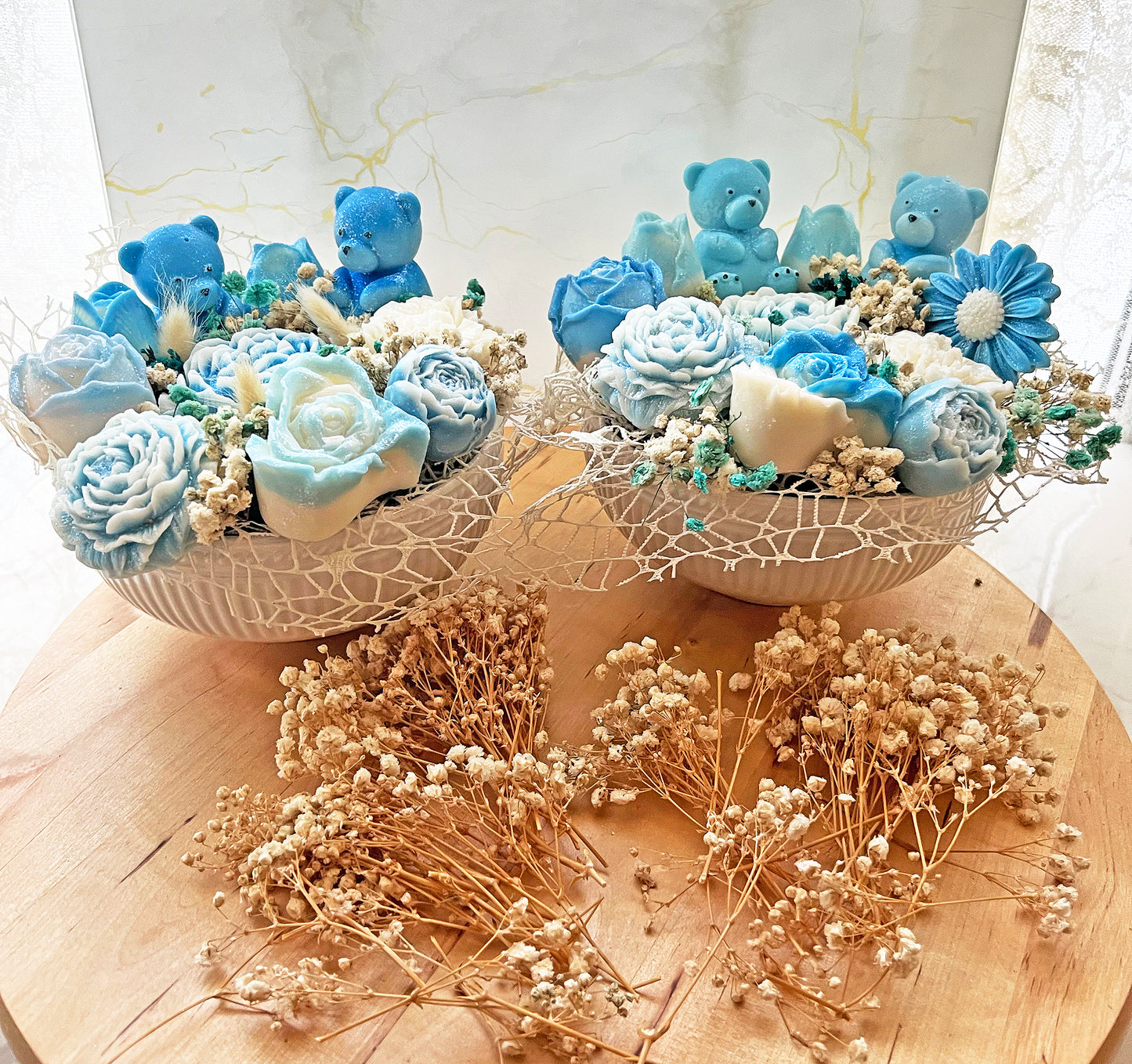 Αρωματική Κέρινη Σύνθεση “Blue Teddy Dream” – Luxury Δώρο για Νονό/Νονά, Baby Shower & Νεογέννητο