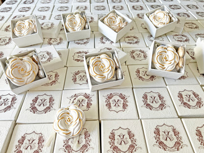 Πολυτελής Μπομπονιέρα – Πορσελάνινη Αρωματική Ταμπλέτα Ντουλάπας “Παιώνια” με Premium Άρωμα