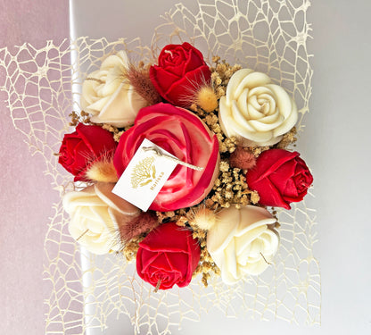 “Red & White Velvet Roses” – Αιώνια Αρωματική Σύνθεση Τριαντάφυλλων (Handmade)