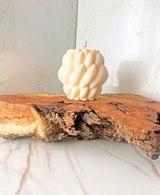 Luxury Candle "Velvet Braid" – Χειροποίητο Αρωματικό Κερί Πλεκτής Πλέξης