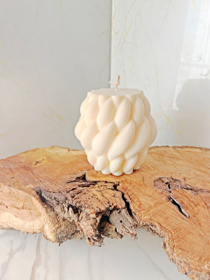Luxury Candle "Velvet Braid" – Χειροποίητο Αρωματικό Κερί Πλεκτής Πλέξης