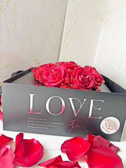 Forever Love Heart – Φυτικό Αρωματικό Μπουκέτο Καρδιά με 8 Τριαντάφυλλα
