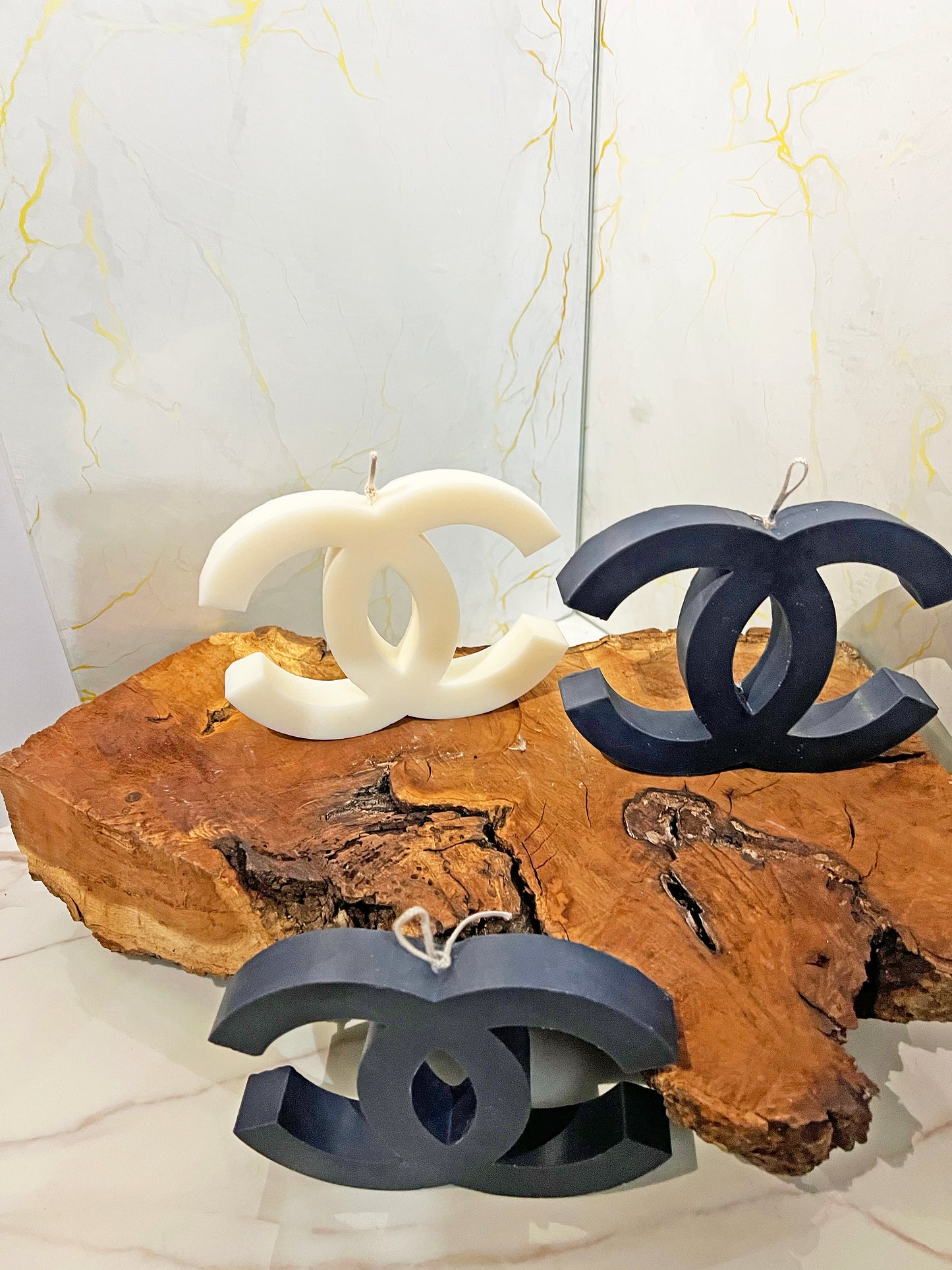 Luxury Monogram Candle – Αρωματικό Φυτικό Διακοσμητικό