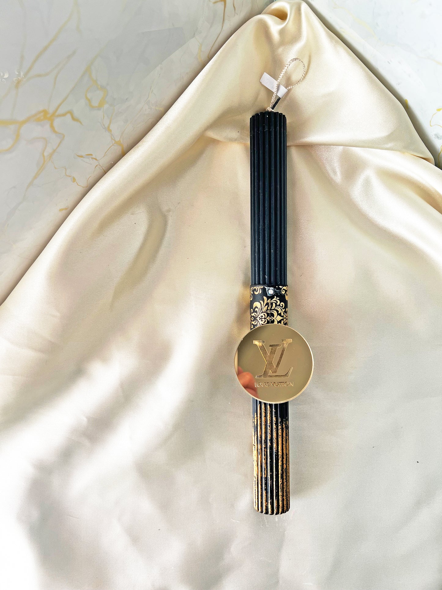 Πασχαλινή Λαμπάδα Harissa – Monogram Noir Gold