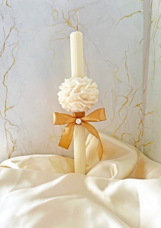 Λευκή Αιωνιότητα Λευκή Πασχαλινή Λαμπάδα με Γλυπτές Παιώνιες