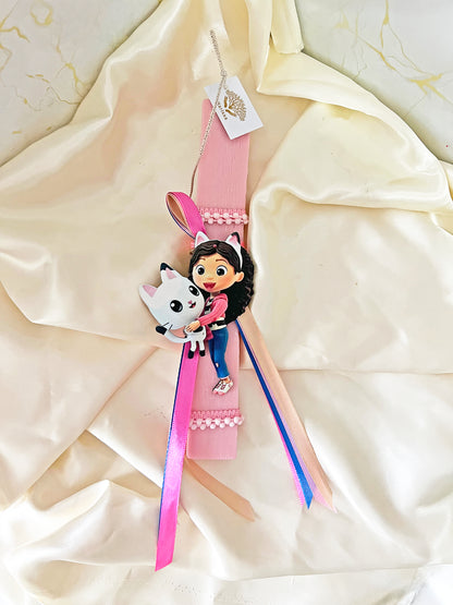 Πασχαλινή Λαμπάδα Gabby – Gabby’s Dollhouse Χειροποίητη Αρωματική Φυτική για Κορίτσι