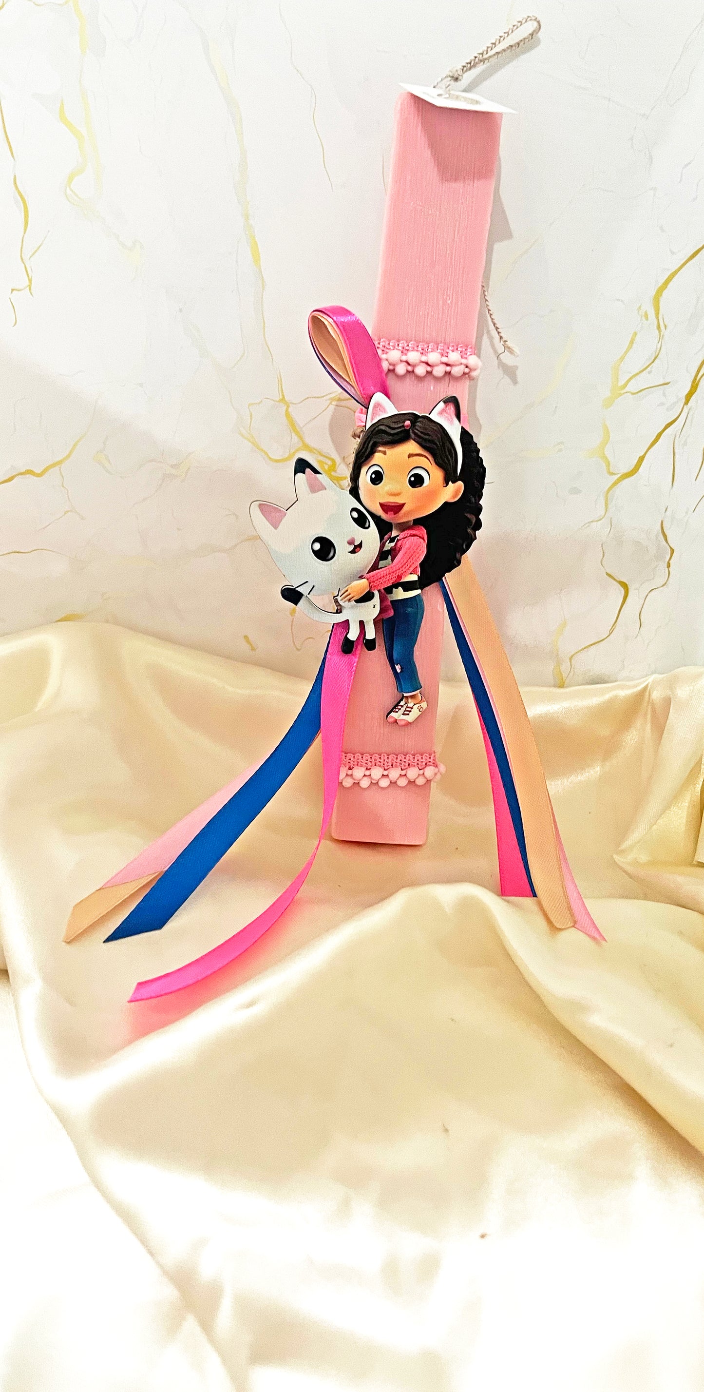 Πασχαλινή Λαμπάδα Gabby – Gabby’s Dollhouse Χειροποίητη Αρωματική Φυτική για Κορίτσι