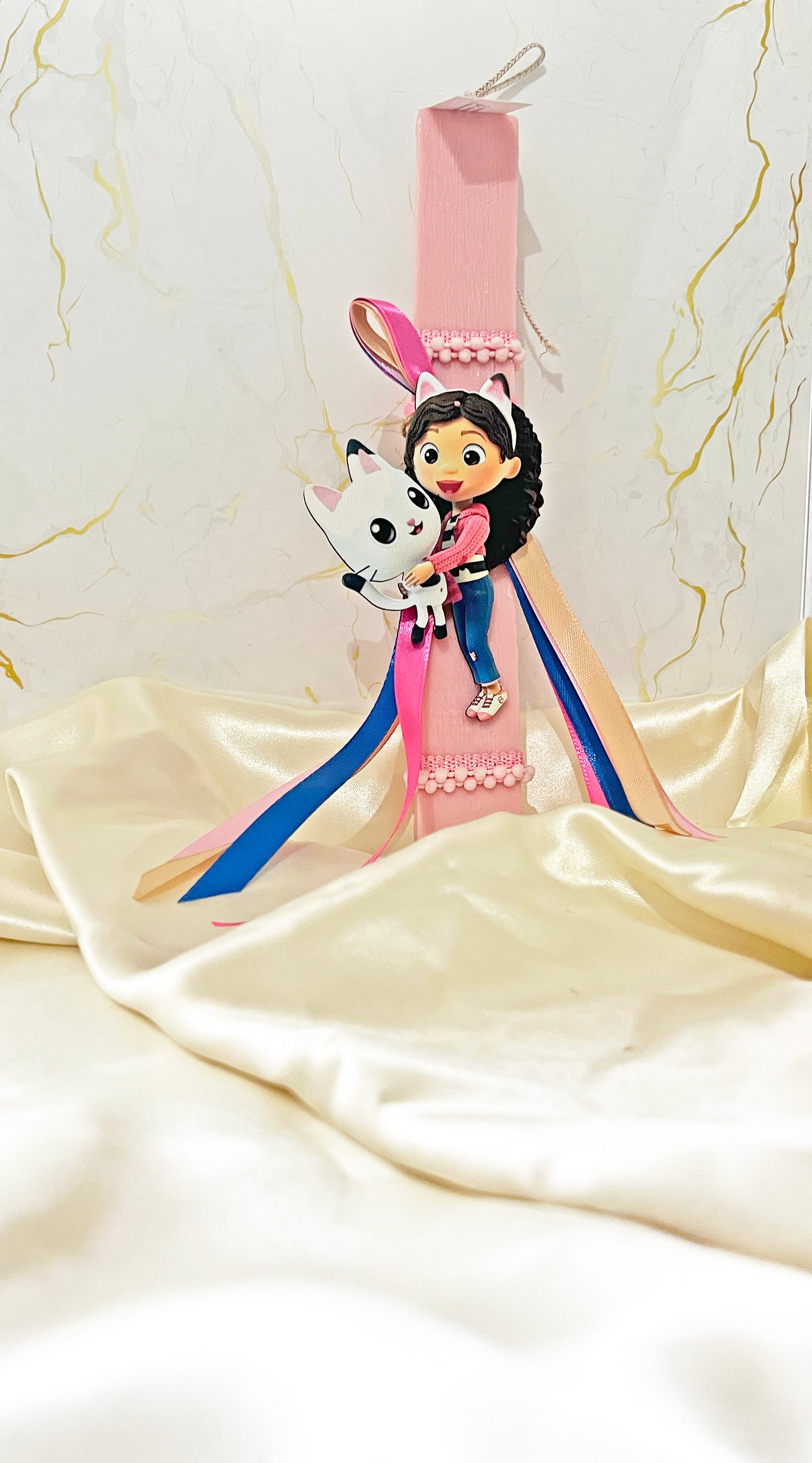 Πασχαλινή Λαμπάδα Gabby – Gabby’s Dollhouse Χειροποίητη Αρωματική Φυτική για Κορίτσι