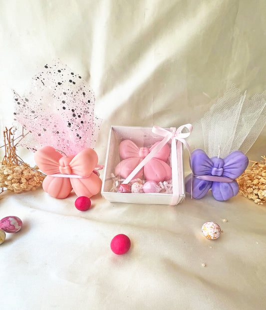 Μπομπονιέρα "Sweet Bow" – Χειροποίητο Φυτικό Αρωματικό Κερί Φιόγκος για Βάπτιση Κοριτσιού